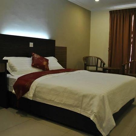 Hotel 18 Carat Малакка Экстерьер фото
